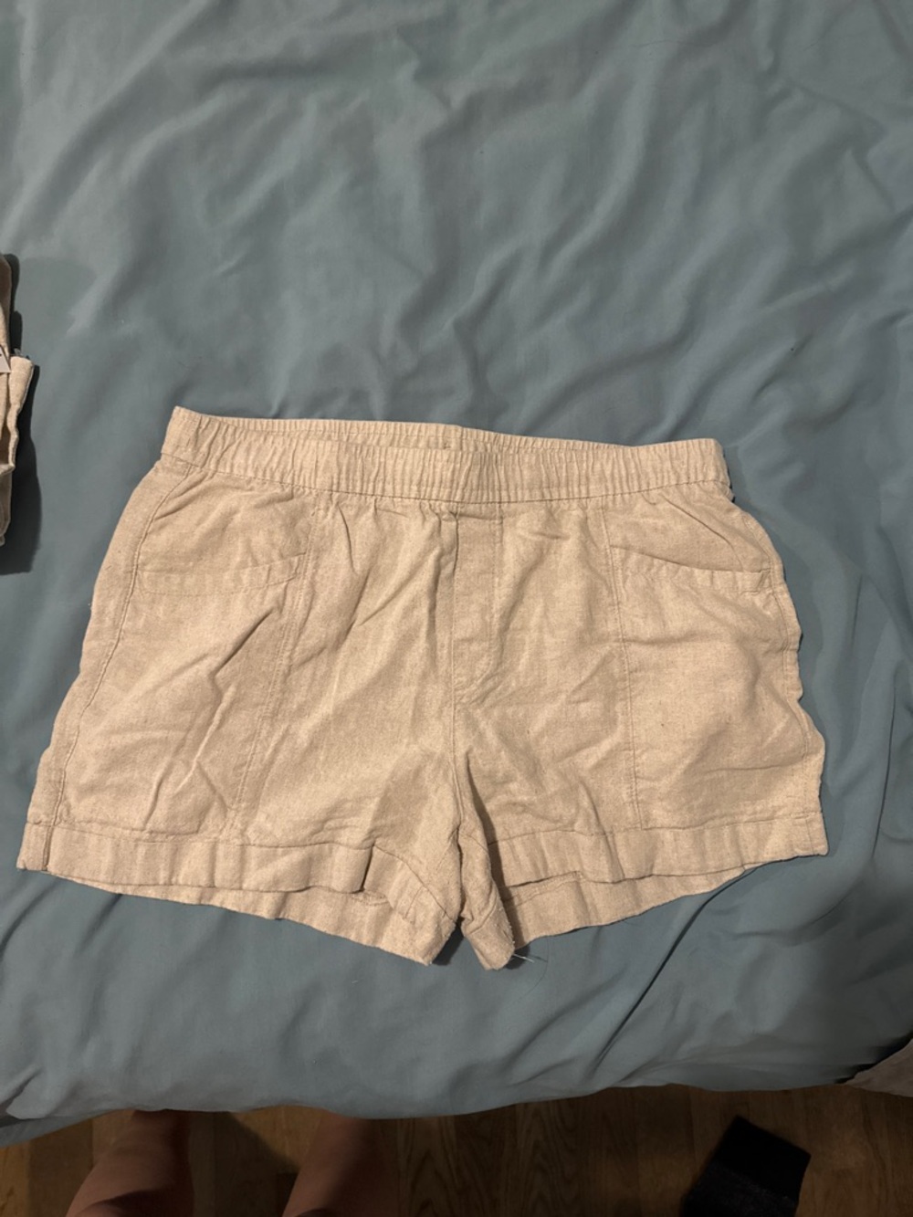 Old Navy Light Beige High-Waist Linen-Blend Shorts